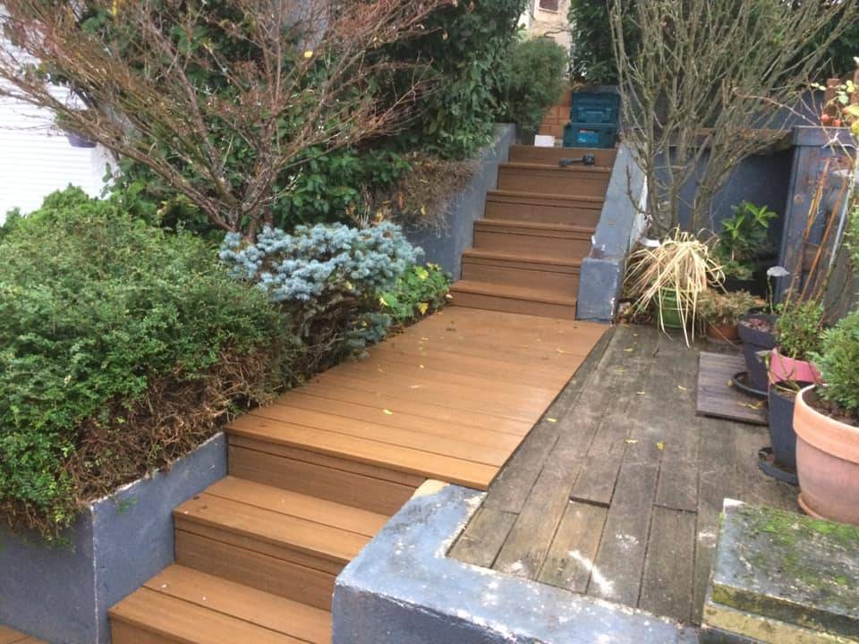 allée et escaliers en bois